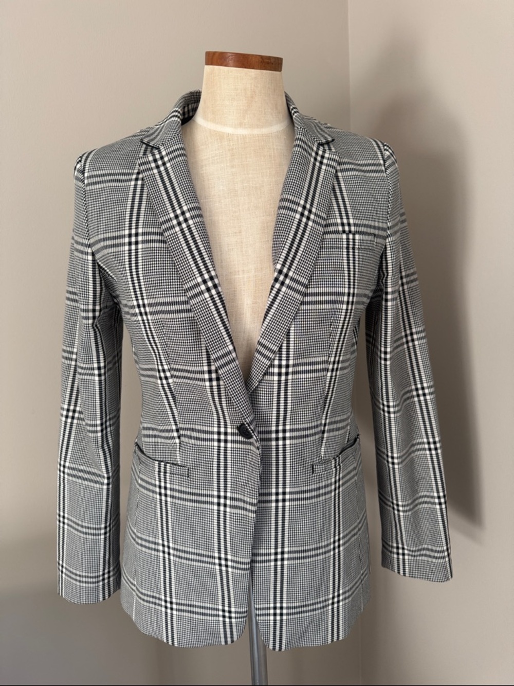 Banana Republic Long & Lean Plaid Blazer 1 button
